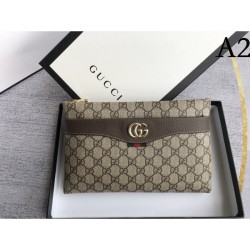 A lot of trendy clutch bag 2022SS GUCCI Gucci