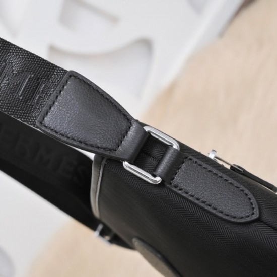 2022SS Men's Shoulder Bag Sale at an attractive price HERMES Hermes 2022SS Men's Shoulder Bag Sale at an attractive price HERMES Hermes