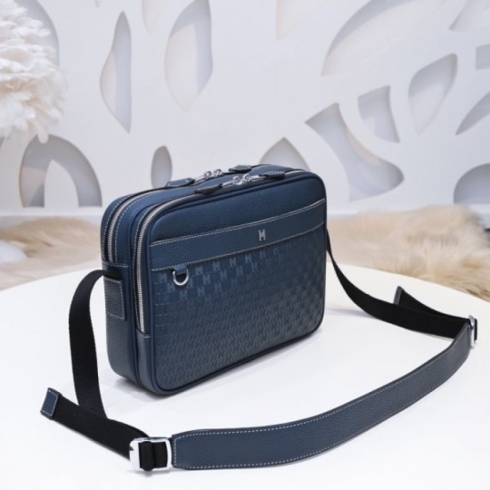 2022SS Men's Shoulder Bag HERMES with plenty of adult atmosphere 2022SS Men's Shoulder Bag HERMES with plenty of adult atmosphere