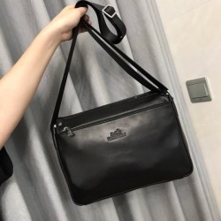 Shoulder bag with sophisticated charm 2022SS HERMES Hermes
