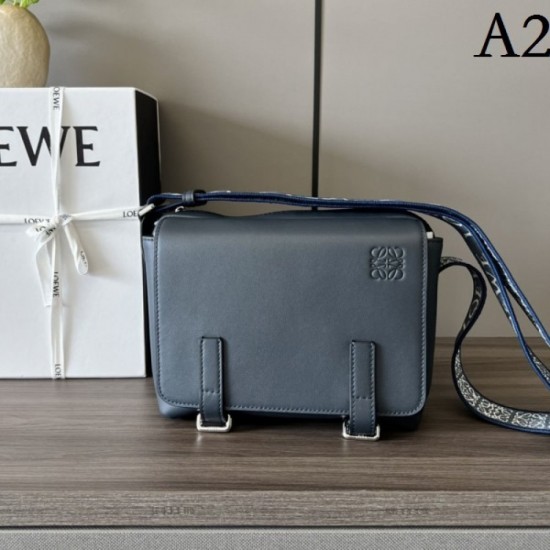 Show me mature shoulder bag 2022SS LOEWE Loewe Show me mature shoulder bag 2022SS LOEWE Loewe