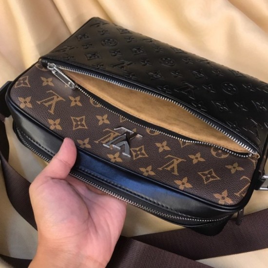 2022SS Men's Shoulder Bag One piece of great success in summer LOUIS VUITTON Louis Vuitton 2022SS Men's Shoulder Bag One piece of great success in summer LOUIS VUITTON Louis Vuitton