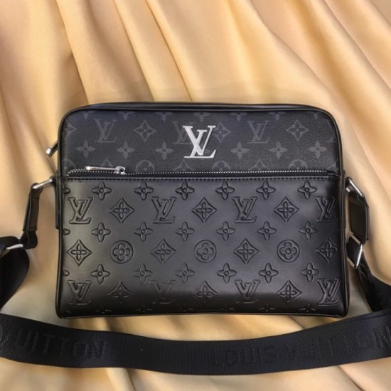 2022SS Men's Shoulder Bag Spring / Summer Trend NO1 LOUIS VUITTON Louis Vuitton 2022SS Men's Shoulder Bag Spring / Summer Trend NO1 LOUIS VUITTON Louis Vuitton