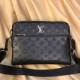 2022SS Men's Shoulder Bag Spring / Summer Trend NO1 LOUIS VUITTON Louis Vuitton 2022SS Men's Shoulder Bag Spring / Summer Trend NO1 LOUIS VUITTON Louis Vuitton