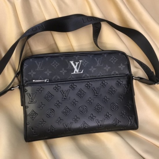 2022SS Men's Shoulder Bag Spring / Summer Trend NO1 LOUIS VUITTON Louis Vuitton 2022SS Men's Shoulder Bag Spring / Summer Trend NO1 LOUIS VUITTON Louis Vuitton