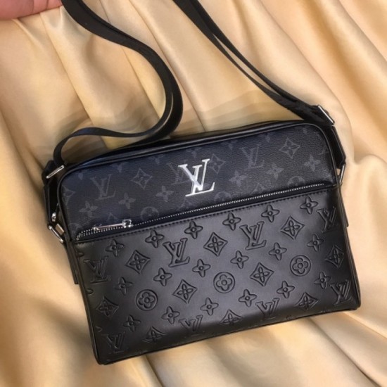 2022SS Men's Shoulder Bag Spring / Summer Trend NO1 LOUIS VUITTON Louis Vuitton 2022SS Men's Shoulder Bag Spring / Summer Trend NO1 LOUIS VUITTON Louis Vuitton