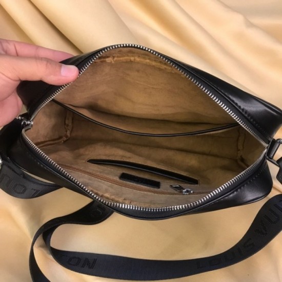 2022SS Men's Shoulder Bag Spring / Summer Trend NO1 LOUIS VUITTON Louis Vuitton 2022SS Men's Shoulder Bag Spring / Summer Trend NO1 LOUIS VUITTON Louis Vuitton