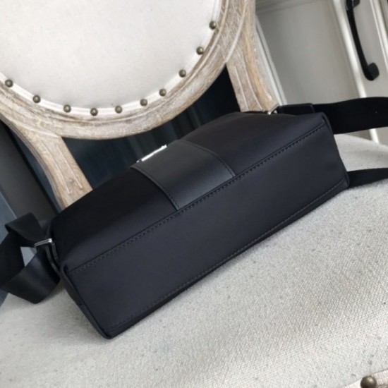 2022SS Men's Shoulder Bag New Spring / Summer LOUIS VUITTON Louis Vuitton 2022SS Men's Shoulder Bag New Spring / Summer LOUIS VUITTON Louis Vuitton