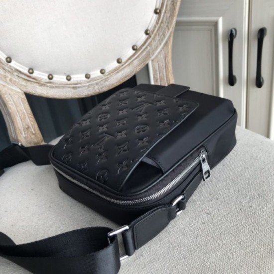 2022SS Men's Shoulder Bag Summery New LOUIS VUITTON Louis Vuitton 2022SS Men's Shoulder Bag Summery New LOUIS VUITTON Louis Vuitton