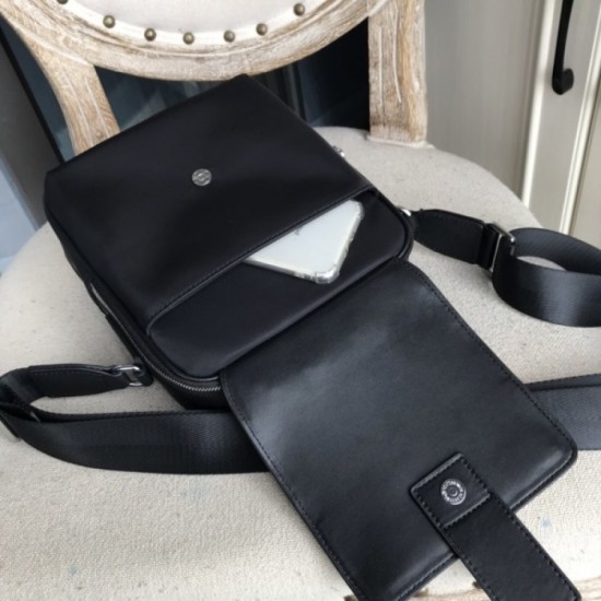 2022SS Men's Shoulder Bag Summery New LOUIS VUITTON Louis Vuitton 2022SS Men's Shoulder Bag Summery New LOUIS VUITTON Louis Vuitton