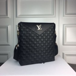 2022SS Men's Shoulder Bag Cool Design LOUIS VUITTON Louis Vuitton