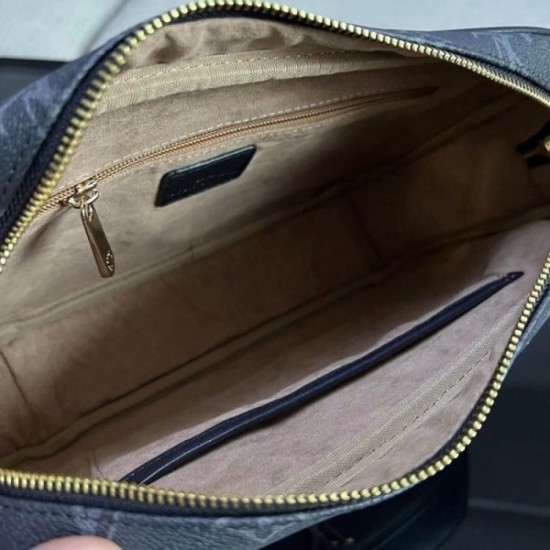 2022SS Men's Shoulder Bag Too Unique LOUIS VUITTON Louis Vuitton 2022SS Men's Shoulder Bag Too Unique LOUIS VUITTON Louis Vuitton