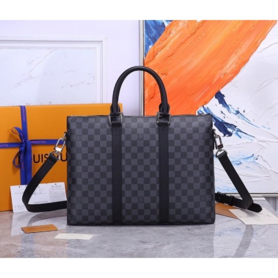 2022SS Men's Briefcase Very Rare Color LOUIS VUITTON Louis Vuitton 2022SS Men's Briefcase Very Rare Color LOUIS VUITTON Louis Vuitton