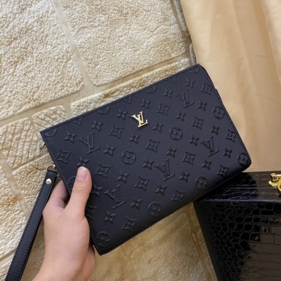 2022SS Men's Clutch Bag Hard-to-find item LOUIS VUITTON Louis Vuitton 2022SS Men's Clutch Bag Hard-to-find item LOUIS VUITTON Louis Vuitton