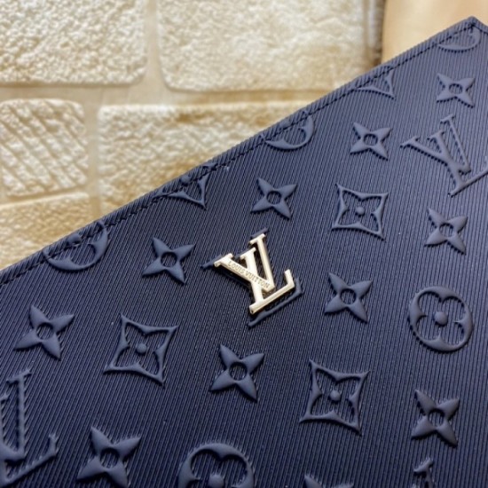2022SS Men's Clutch Bag Hard-to-find item LOUIS VUITTON Louis Vuitton 2022SS Men's Clutch Bag Hard-to-find item LOUIS VUITTON Louis Vuitton