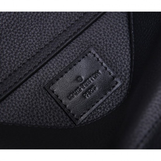 2022SS Men's Waist Bag Easy to balance LOUIS VUITTON Louis Vuitton 2022SS Men's Waist Bag Easy to balance LOUIS VUITTON Louis Vuitton