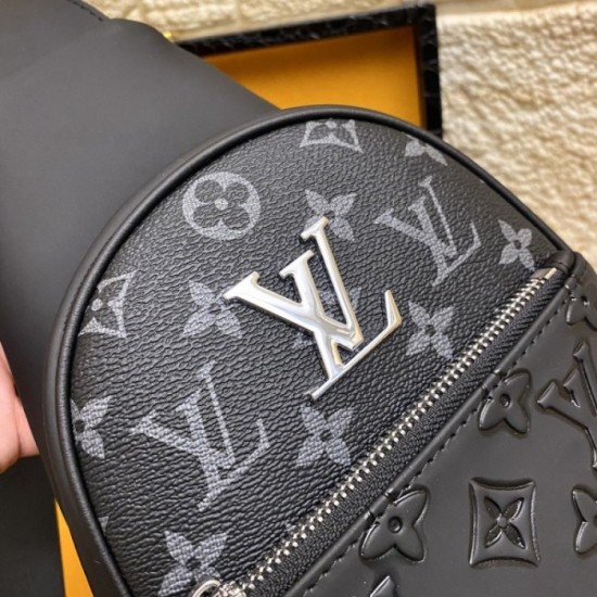 2022SS Men's Chest Bag Super Cool Spring Summer New LOUIS VUITTON Louis Vuitton 2022SS Men's Chest Bag Super Cool Spring Summer New LOUIS VUITTON Louis Vuitton