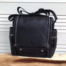 Fashion front line shoulder bag 2022SS LOUIS VUITTON Louis Vuitton