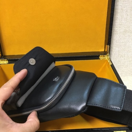 Featured summer new chest bag 202SS LOUIS VUITTON Louis Vuitton Featured summer new chest bag 202SS LOUIS VUITTON Louis Vuitton