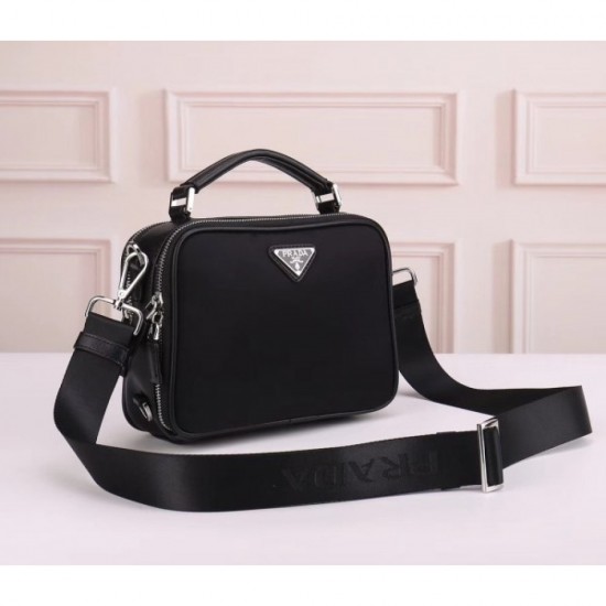 2022SS Men's Shoulder Bag Key to Fashion Style PRADA Prada 2022SS Men's Shoulder Bag Key to Fashion Style PRADA Prada