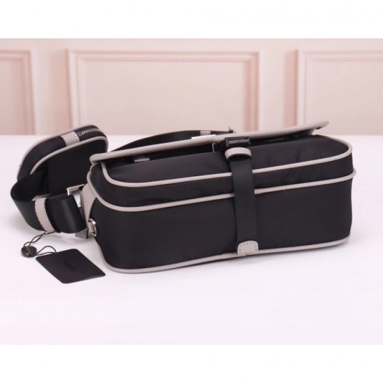 2022SS Men's Shoulder Bag PRADA Prada with the impression of a fashionable expert 2022SS Men's Shoulder Bag PRADA Prada with the impression of a fashionable expert
