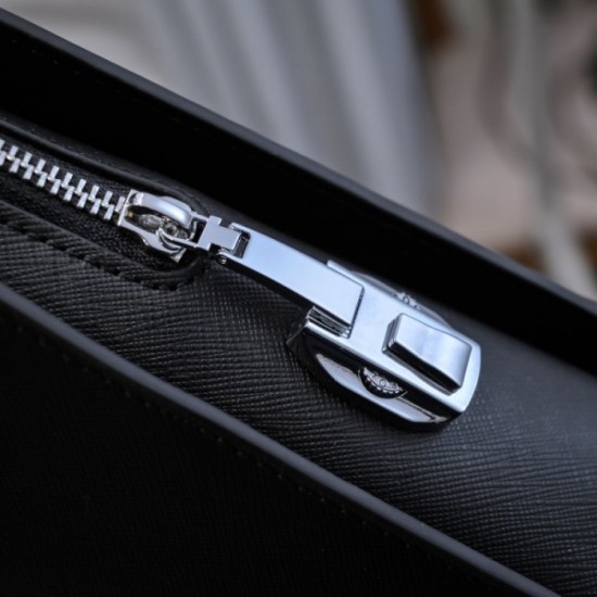2022SS Men's Briefcase New this summer PRADA Prada 2022SS Men's Briefcase New this summer PRADA Prada