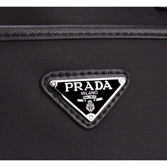 2022SS Men's Briefcase PRADA Prada, a popular brand that is deeply rooted in Japan 2022SS Men's Briefcase PRADA Prada, a popular brand that is deeply rooted in Japan