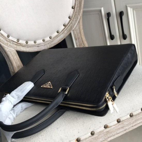 2022SS Men's Briefcase PRADA Prada, a popular brand that is deeply rooted in Japan 2022SS Men's Briefcase PRADA Prada, a popular brand that is deeply rooted in Japan