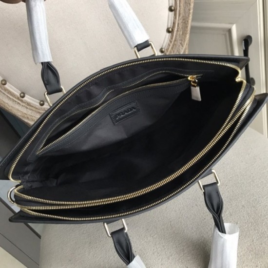 2022SS Men's Briefcase PRADA Prada, a popular brand that is deeply rooted in Japan 2022SS Men's Briefcase PRADA Prada, a popular brand that is deeply rooted in Japan