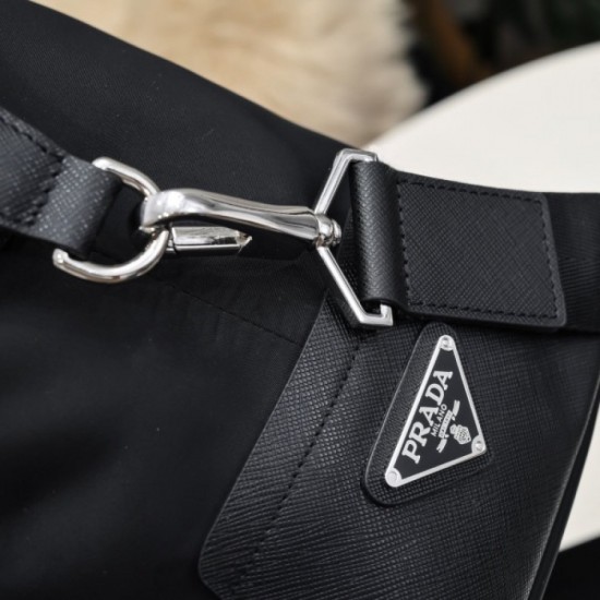 2022SS Travel bag PRADA Prada indispensable for coordination in spring and summer 2022SS Travel bag PRADA Prada indispensable for coordination in spring and summer