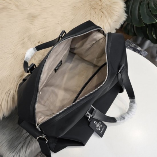 2022SS Travel bag PRADA Prada indispensable for coordination in spring and summer 2022SS Travel bag PRADA Prada indispensable for coordination in spring and summer