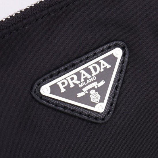 2022SS Men's Clutch Bag An item that brings out the texture PRADA Prada 2022SS Men's Clutch Bag An item that brings out the texture PRADA Prada
