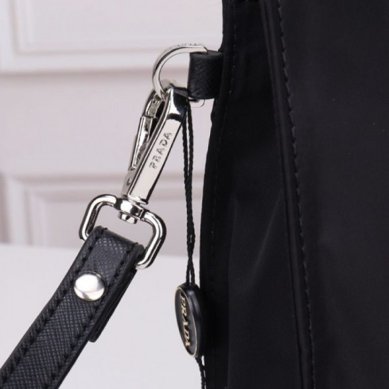 2022SS Men's Clutch Bag An item that brings out the texture PRADA Prada 2022SS Men's Clutch Bag An item that brings out the texture PRADA Prada