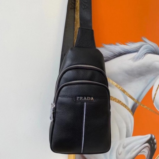 2022SS Men's chest bag A unique item that will be the protagonist PRADA Prada 2022SS Men's chest bag A unique item that will be the protagonist PRADA Prada