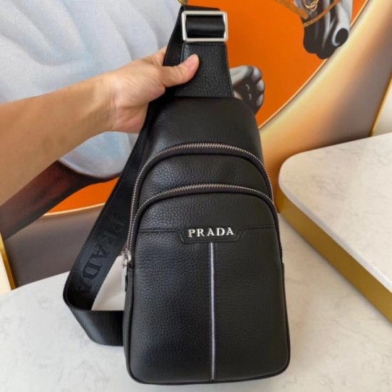 2022SS Men's chest bag A unique item that will be the protagonist PRADA Prada 2022SS Men's chest bag A unique item that will be the protagonist PRADA Prada