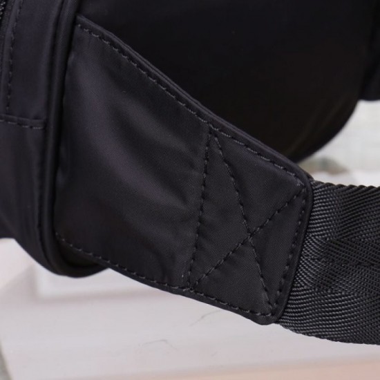 2022SS Men's waist bag PRADA Prada where you can feel the latest trends 2022SS Men's waist bag PRADA Prada where you can feel the latest trends