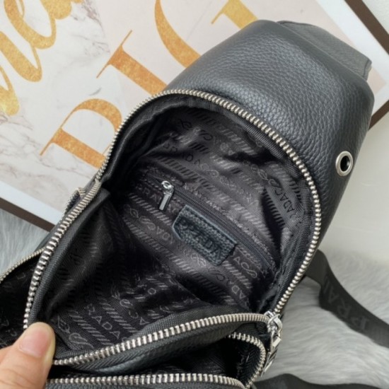 2022SS Men's chest bag Sold out There is no doubt that it will be a big success in the summer PRADA Prada 2022SS Men's chest bag Sold out There is no doubt that it will be a big success in the summer PRADA Prada