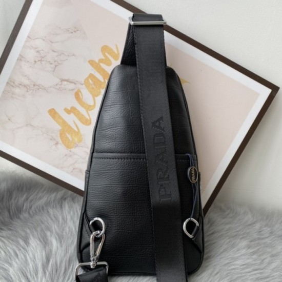 2022SS Men's chest bag Recommended unstocked brand PRADA Prada 2022SS Men's chest bag Recommended unstocked brand PRADA Prada