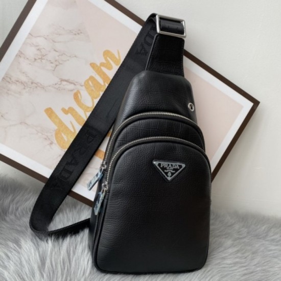 2022SS Men's chest bag Recommended unstocked brand PRADA Prada 2022SS Men's chest bag Recommended unstocked brand PRADA Prada