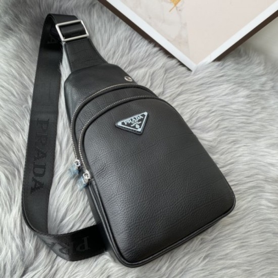 2022SS Men's chest bag Recommended unstocked brand PRADA Prada 2022SS Men's chest bag Recommended unstocked brand PRADA Prada