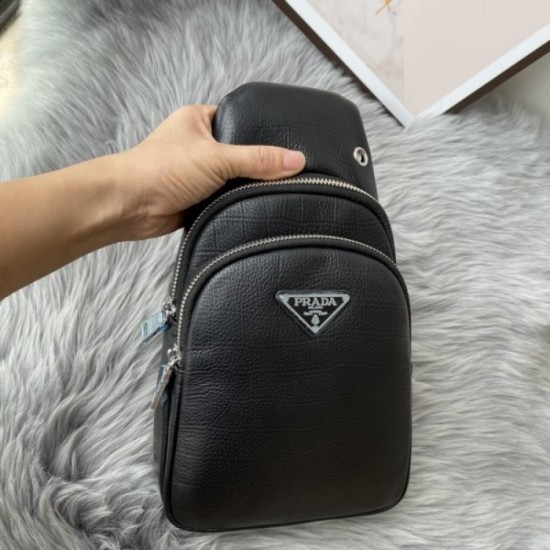 2022SS Men's chest bag Recommended unstocked brand PRADA Prada 2022SS Men's chest bag Recommended unstocked brand PRADA Prada
