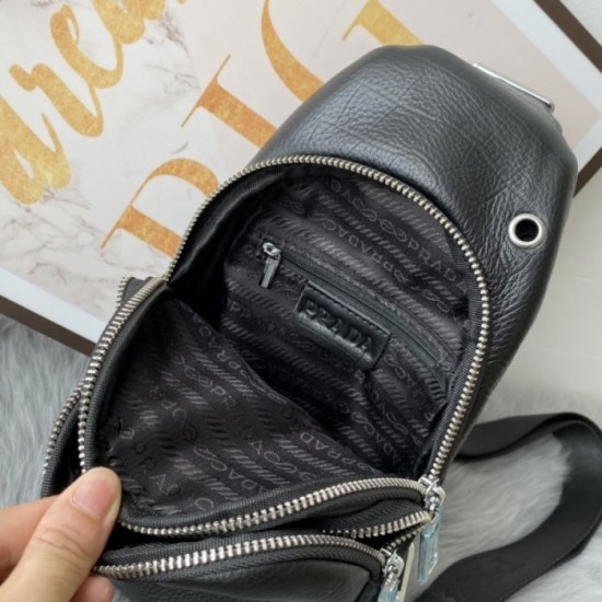 2022SS Men's chest bag Recommended unstocked brand PRADA Prada 2022SS Men's chest bag Recommended unstocked brand PRADA Prada