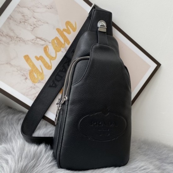 2022SS Men's chest bag Hard-to-find item sold out in Japan PRADA Prada 2022SS Men's chest bag Hard-to-find item sold out in Japan PRADA Prada