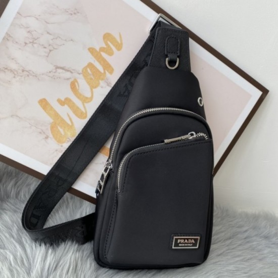 2022SS Men's Chest Bag This season's hottest trend PRADA Prada 2022SS Men's Chest Bag This season's hottest trend PRADA Prada