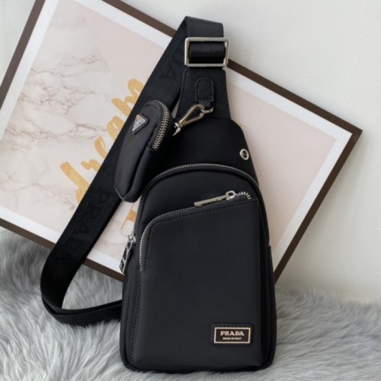 2022SS Men's Chest Bag This season's hottest trend PRADA Prada 2022SS Men's Chest Bag This season's hottest trend PRADA Prada