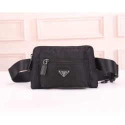 2022SS Men's waist bag PRADA Prada active in this spring / summer outfit