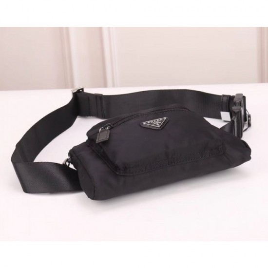 2022SS Men's waist bag PRADA Prada active in this spring / summer outfit 2022SS Men's waist bag PRADA Prada active in this spring / summer outfit