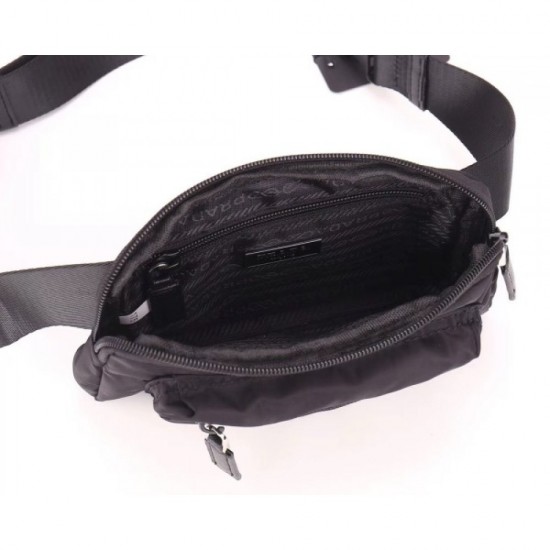2022SS Men's waist bag PRADA Prada active in this spring / summer outfit 2022SS Men's waist bag PRADA Prada active in this spring / summer outfit
