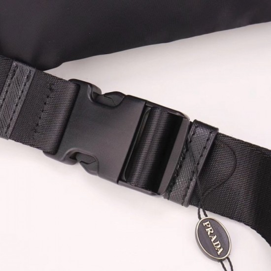 2022SS Men's waist bag PRADA Prada active in this spring / summer outfit 2022SS Men's waist bag PRADA Prada active in this spring / summer outfit