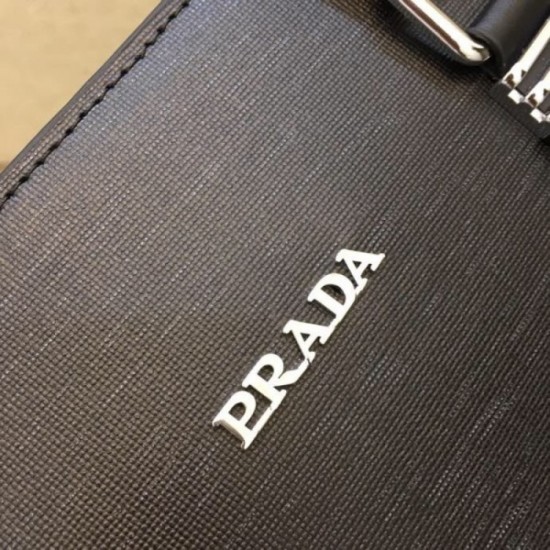 A briefcase that you can fully enjoy this summer 2022SS PRADA Prada A briefcase that you can fully enjoy this summer 2022SS PRADA Prada